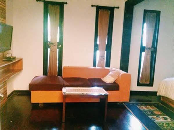 Puri Minggiran Guesthouse Yogya Джокякарта Екстериор снимка
