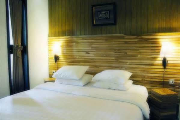 Puri Minggiran Guesthouse Yogya Джокякарта Екстериор снимка