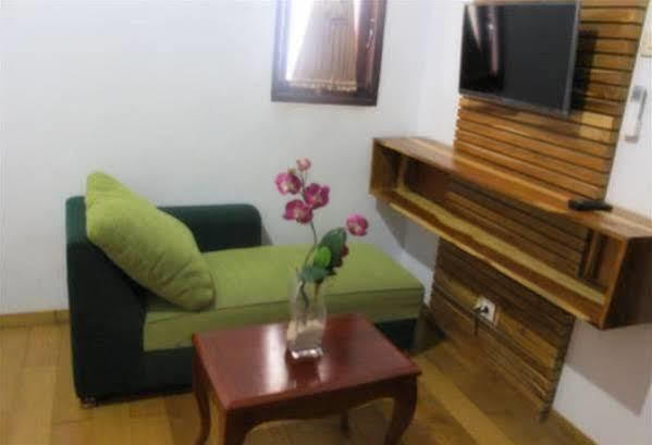 Puri Minggiran Guesthouse Yogya Джокякарта Екстериор снимка