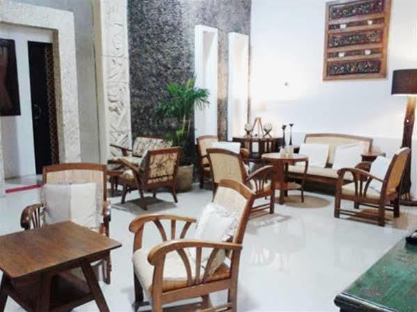 Puri Minggiran Guesthouse Yogya Джокякарта Екстериор снимка